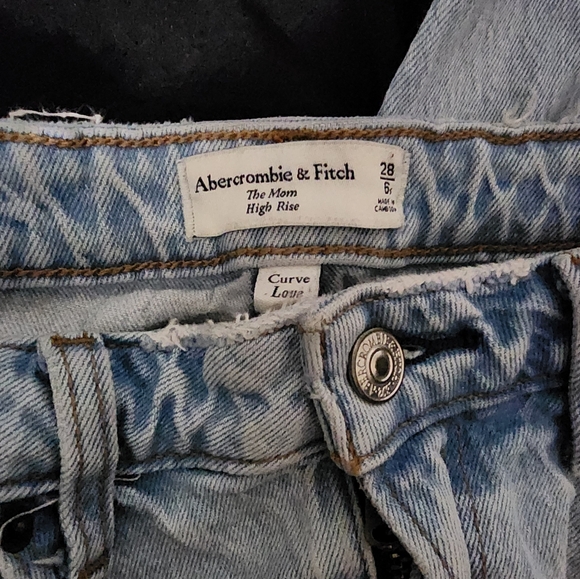 Abercrombie & Fitch Mom Jeans High Rise Size 28 - Picture 3 of 3